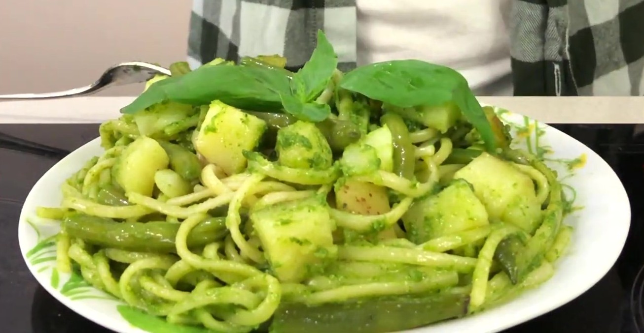 Ligurian Pesto Pasta with Green Beans and Potatoes